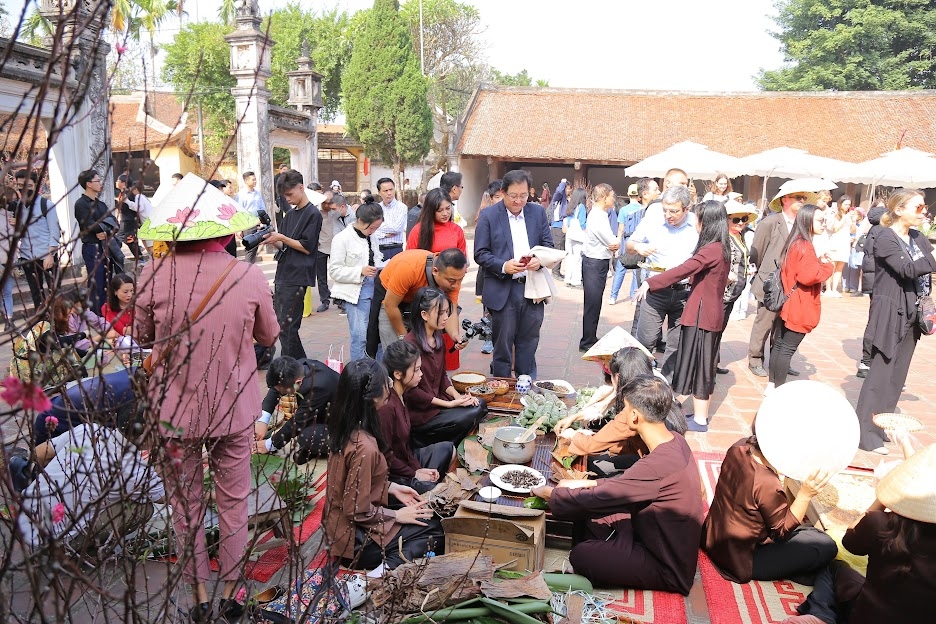 Hà Nội: Khám phá, trải nghiệm nét văn hóa ''Tết làng Việt