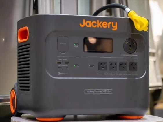 Jackery ra mắt máy phát điện năng lượng mặt trời