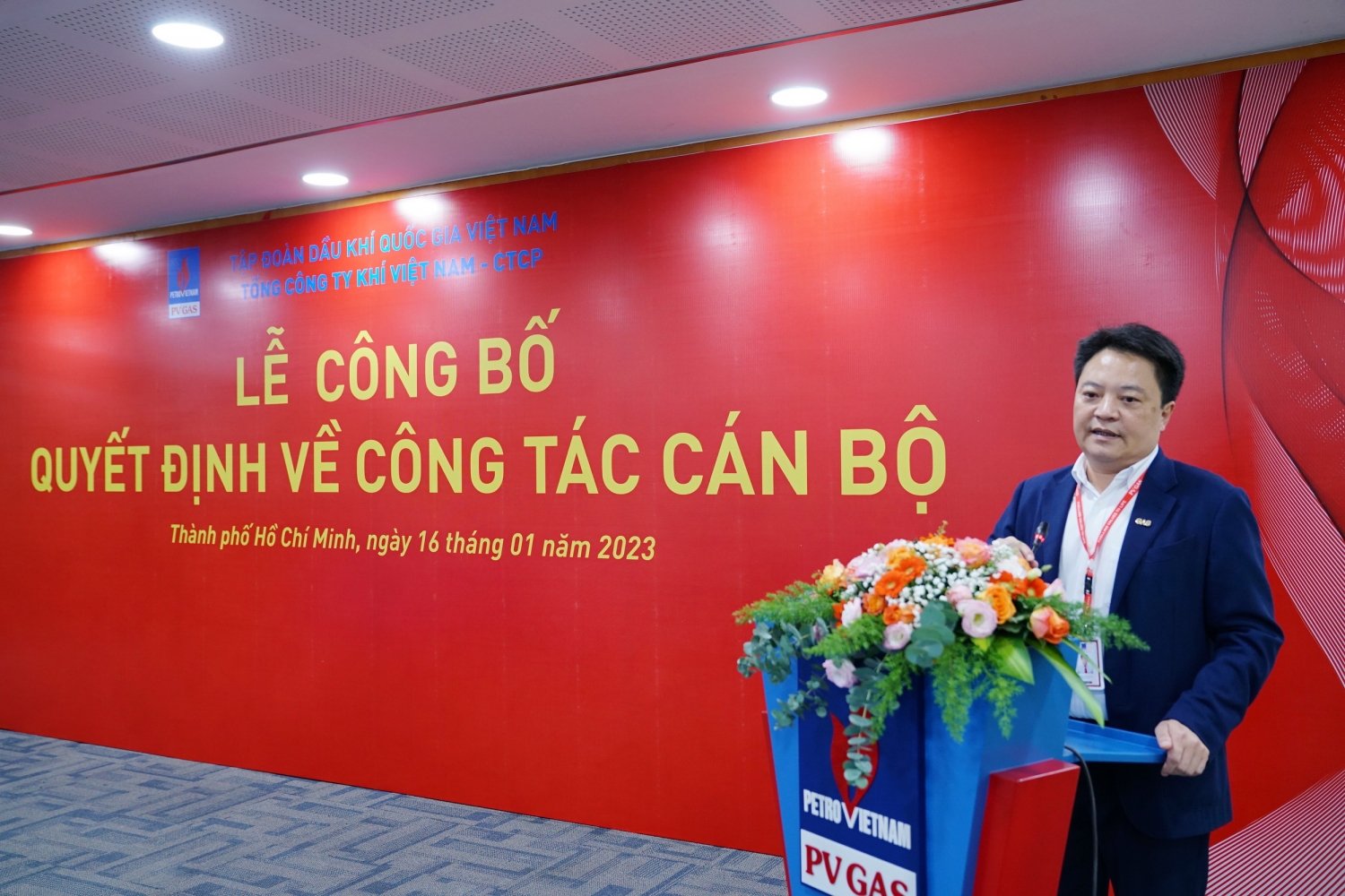  Tổng Giám đốc PV GAS Hoàng Văn Quang phát biểu chúc mừng và giao nhiệm vụ cho 2 cán bộ mới
