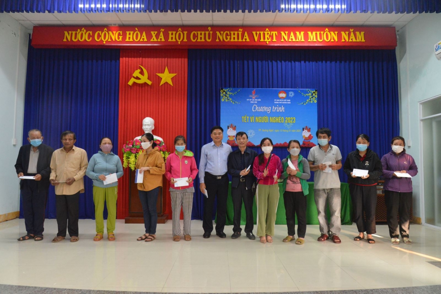 BSR tổ chức nhiều chương trình trao quà Tết cho người dân có hoàn cảnh khó khăn tại Quảng Ngãi