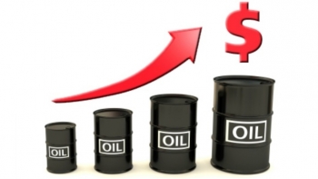 Giá dầu ghi nhận mức tăng cao nhất trong vòng hai tuần