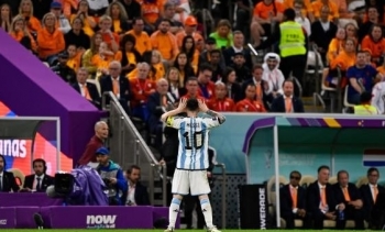 Messi hối hận vì đã khiêu khích Van Gaal