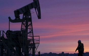 Doanh thu từ dầu khí của Nga giảm 46% trong tháng 1