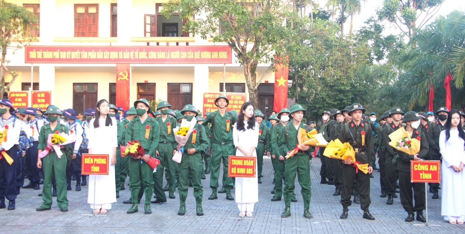 Hơn 2.450 thanh niên Quảng Nam lên đường nhập ngũ