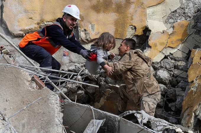 Những phép màu dưới đống đổ nát sau thảm họa động đất ở Thổ Nhĩ Kỳ, Syria - 1
