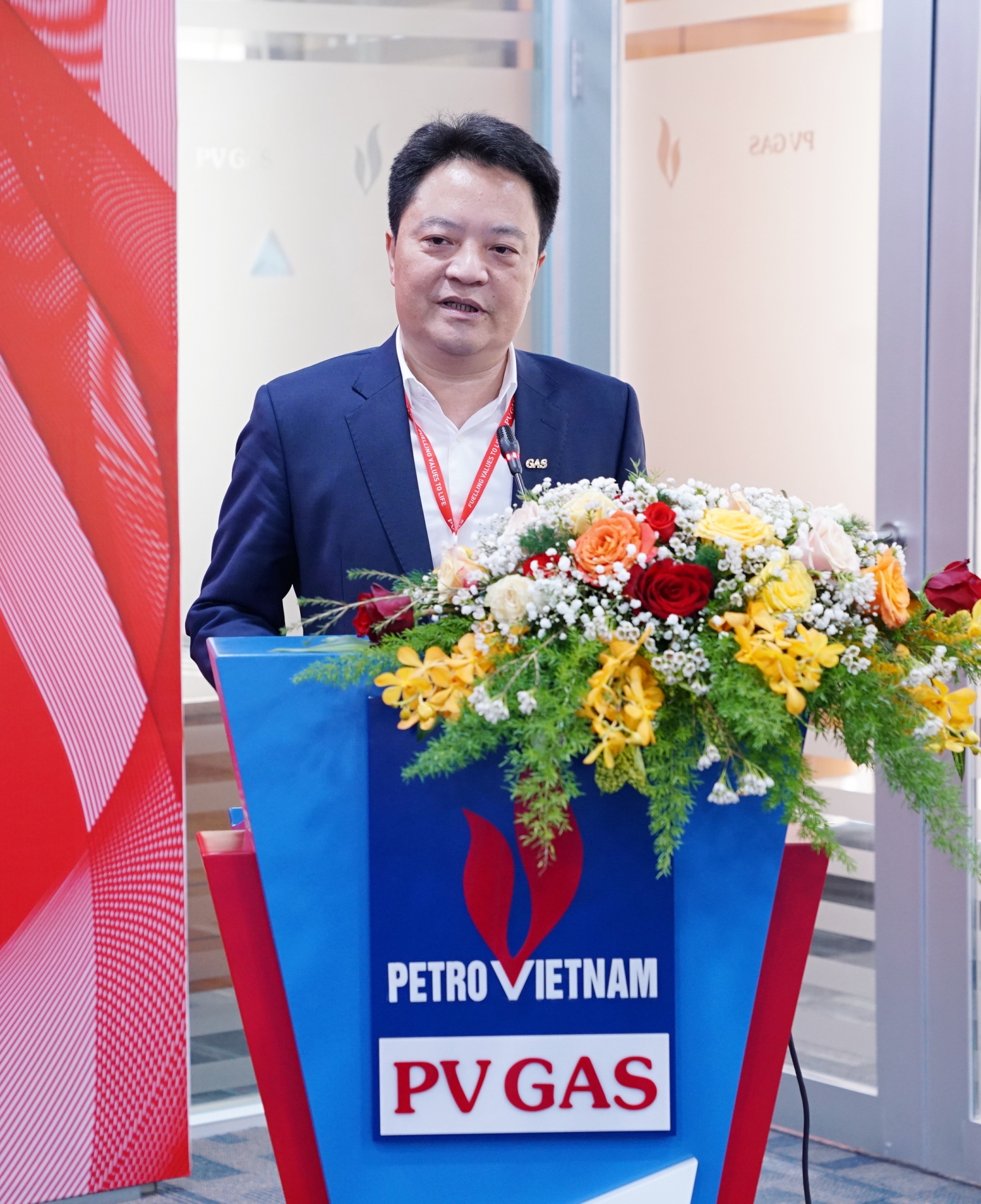 Tổng Giám đốc PV GAS Hoàng Văn Quang phát biểu chúc mừng và giao nhiệm vụ cho các cán bộ