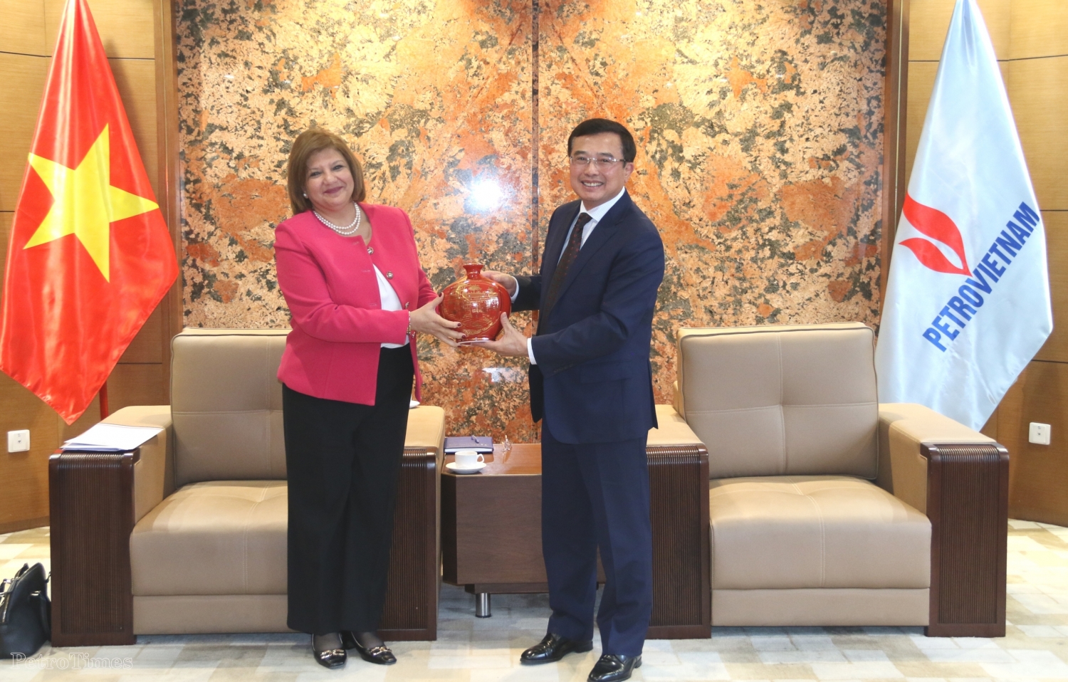 Chủ tịch HĐTV Petrovietnam Hoàng Quốc Vượng tiếp Đại sứ Ai Cập tại Việt Nam: Thúc đẩy hợp tác trong lĩnh vực năng lượng, dầu khí