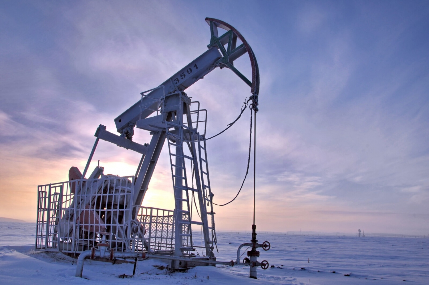 Giá dầu của Azerbaijan tiếp tục giảm mạnh
