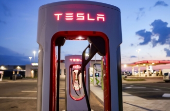 Tesla cam kết mở trạm sạc cho các hãng xe đối thủ