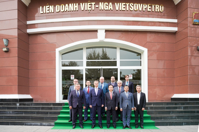 Đoàn đại biểu Hội đồng Liên bang, Quốc hội Liên bang Nga thăm Liên doanh Việt - Nga Vietsovpetro