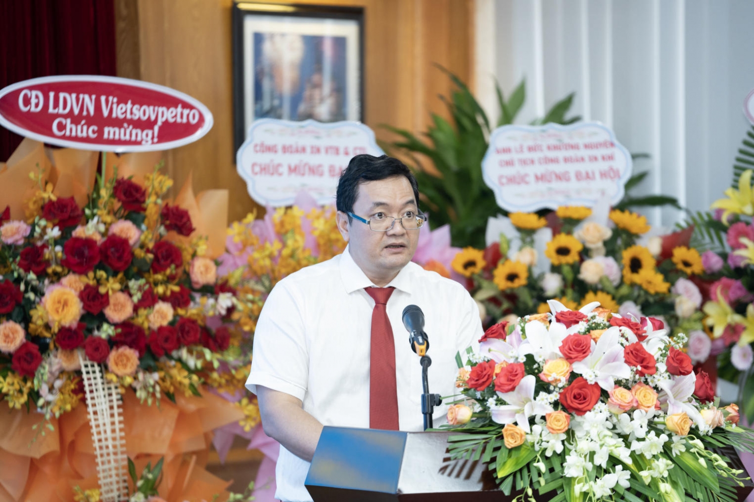 đồng chí Nguyễn Thanh Phong, Phó Chủ tịch Công đoàn XN Khí đại diện BCH Công đoàn đã trình bày báo cáo tổng kết hoạt động khóa VIII, nhiệm kỳ 2017 - 2022 và phương hướng, nhiệm vụ, giải pháp nhiệm kỳ 2023 - 2028.