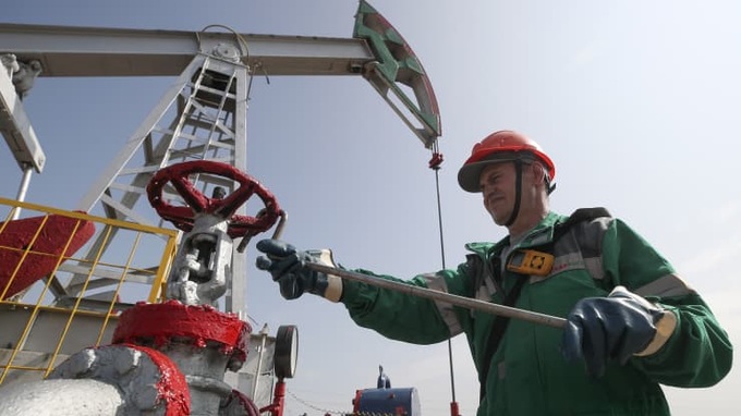 EU cấm vận dầu Nga đã thay đổi dòng dầu thô ra sao? - 1
