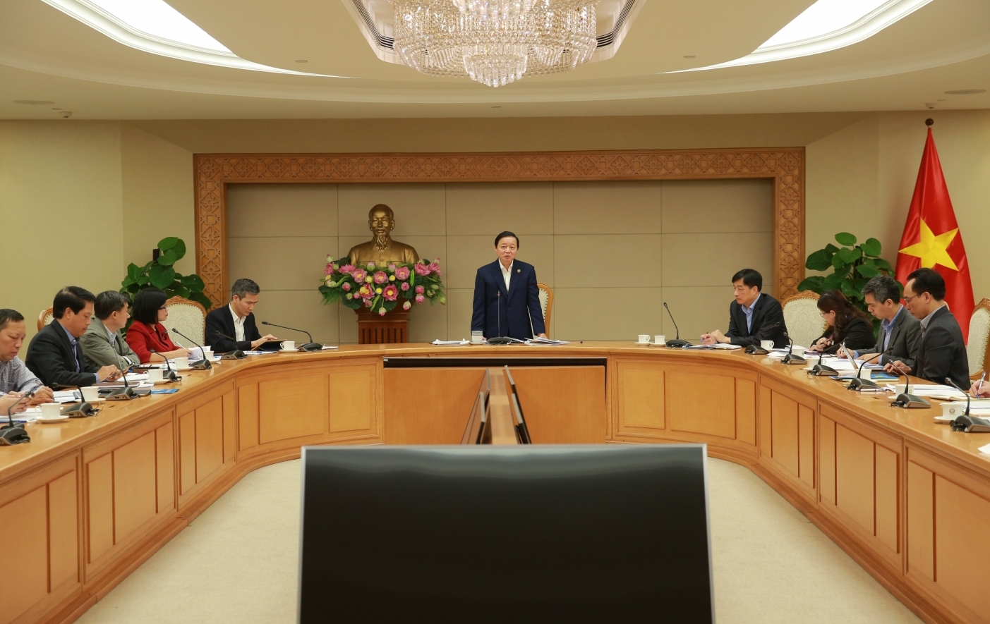 Phó Thủ tướng Trần Hồng Hà chủ trì cuộc họp chấn chỉnh việc bỏ sổ hộ khẩu