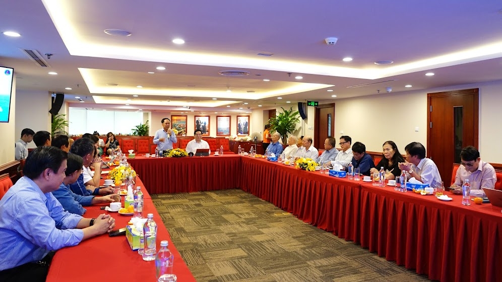 Chủ tịch Hội DKVN Nguyễn Quốc Thập làm việc với Chi hội Dầu khí TP HCM