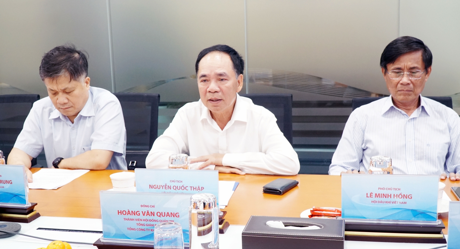 Chủ tịch Hội DKVN Nguyễn Quốc Thập phát biểu tại buổi làm việc