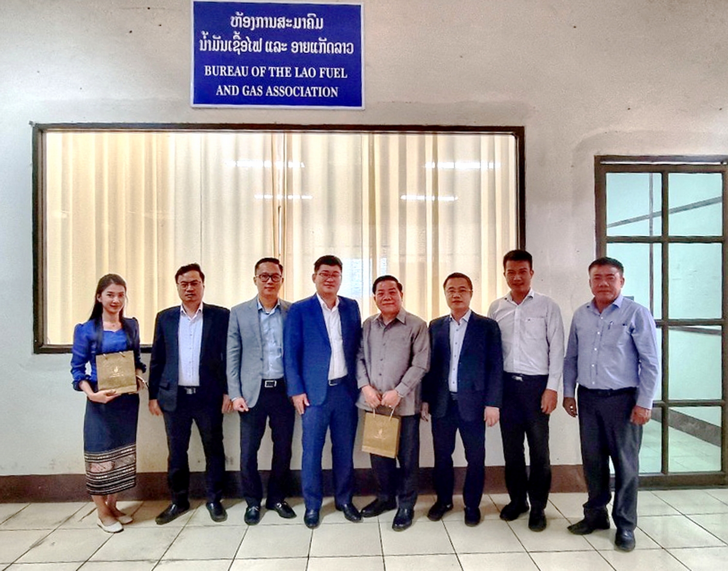 Đoàn công tác thị trường của PV GAS làm việc với Hiệp hội Dầu Khí Lào