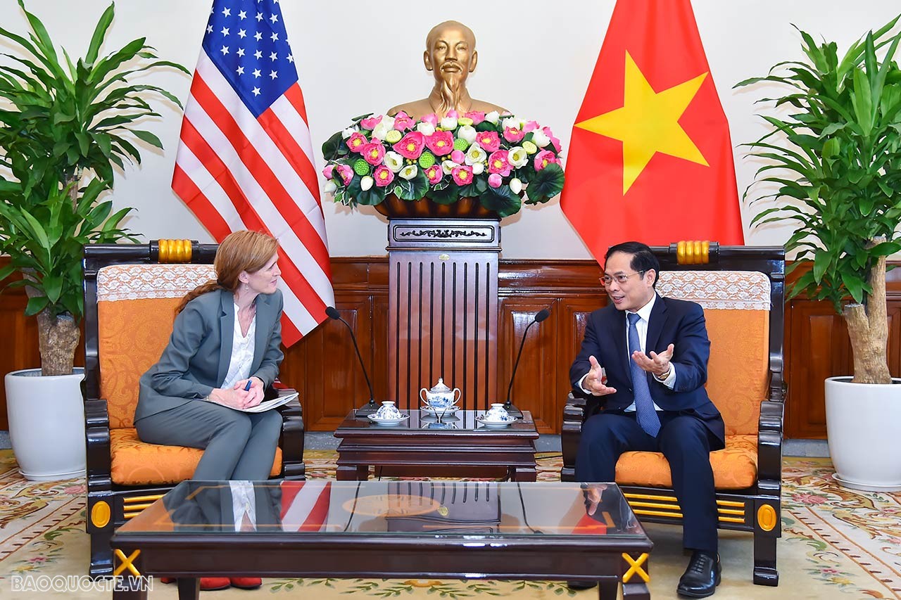 Chiều 10/3, tại trụ sở Bộ, Bộ trưởng Ngoại giao Bùi Thanh Sơn đã tiếp bà Samantha Power, Tổng Giám đốc Cơ quan Phát triển Quốc tế Hoa Kỳ (USAID). (Ảnh: Tuấn Anh)