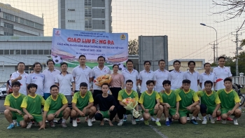 Công đoàn PVU tổ chức giao hữu bóng đá giữa thầy và trò