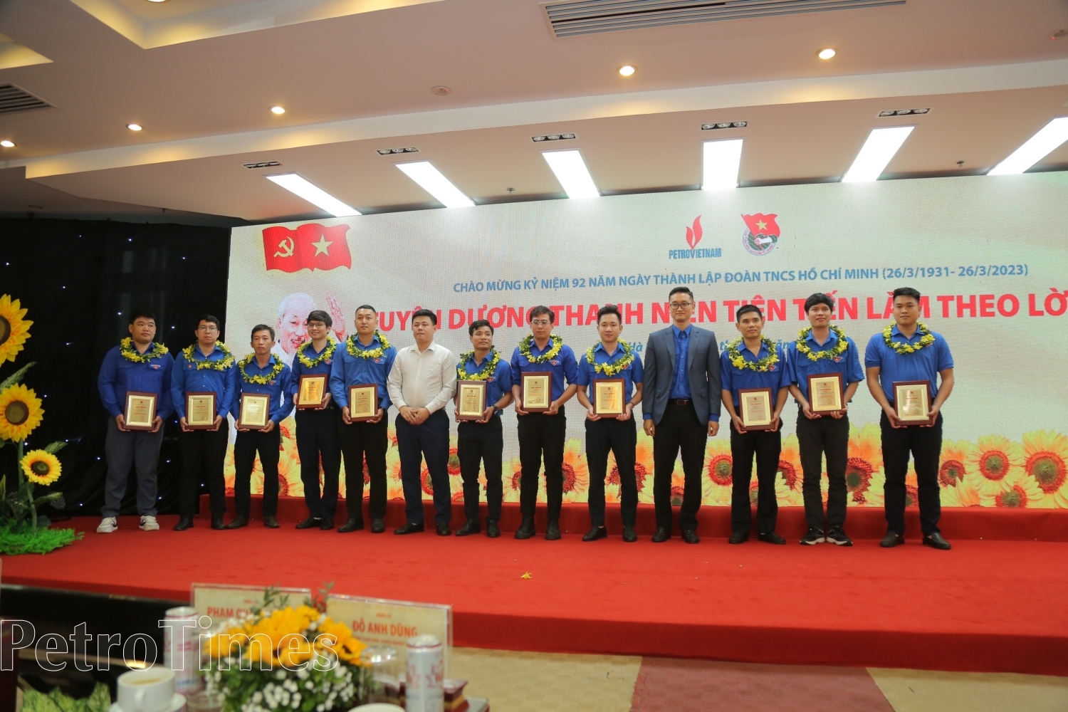 Tập đoàn Dầu khí Việt Nam tổ chức tuyên dương "Thanh niên tiên tiến làm theo lời Bác" Tập đoàn Dầu khí Việt Nam tổ chức tuyên dương "Thanh niên tiên tiến làm theo lời Bác"