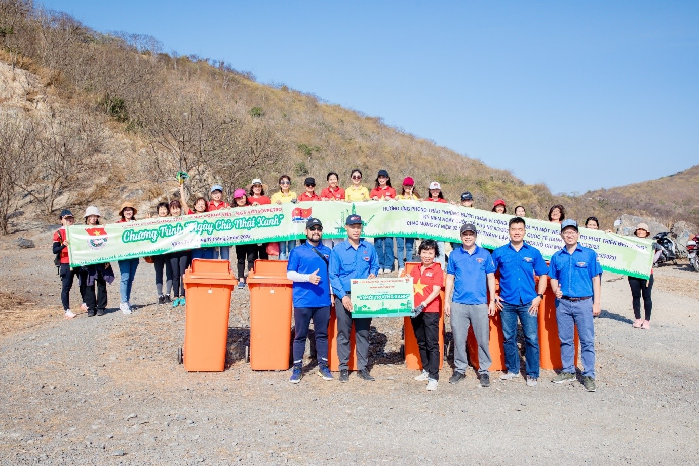 Vietsovpetro cùng Thành đoàn Thành phố Vũng Tàu tổ chức Lễ ra quân Ngày “Chủ nhật xanh” Vietsovpetro cùng Thành đoàn Thành phố Vũng Tàu tổ chức Lễ ra quân Ngày “Chủ nhật xanh”