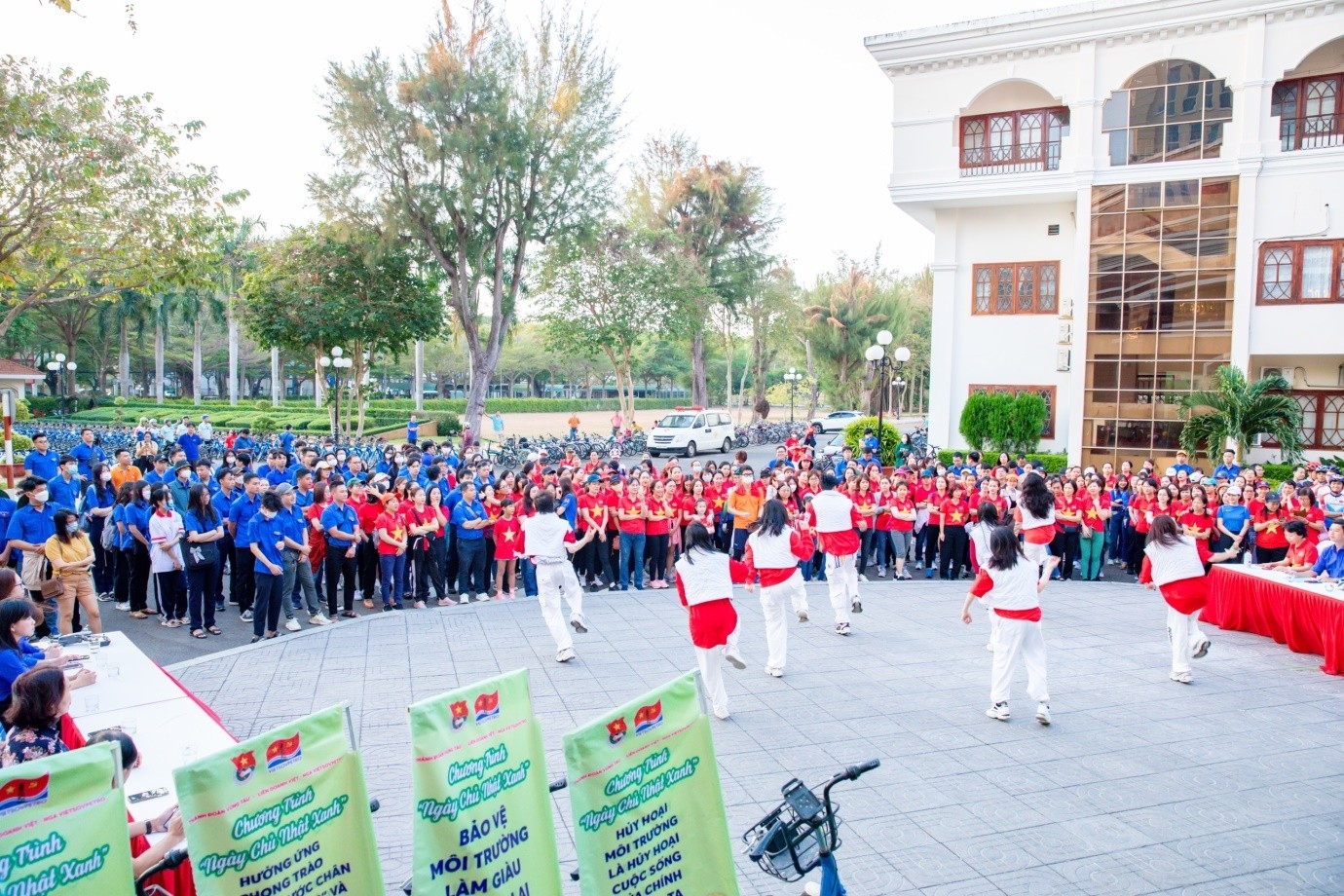 Vietsovpetro cùng Thành đoàn Thành phố Vũng Tàu tổ chức Lễ ra quân Ngày “Chủ nhật xanh”