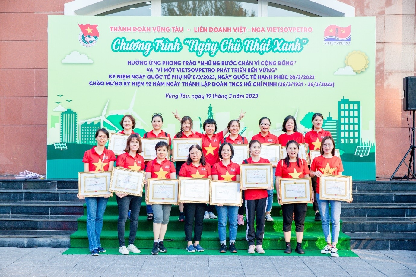 Vietsovpetro cùng Thành đoàn Thành phố Vũng Tàu tổ chức Lễ ra quân Ngày “Chủ nhật xanh” Vietsovpetro cùng Thành đoàn Thành phố Vũng Tàu tổ chức Lễ ra quân Ngày “Chủ nhật xanh”