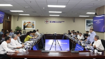 Đoàn giám sát Ủy ban Tài chính - Ngân sách của Quốc hội khóa XV làm việc với EVN