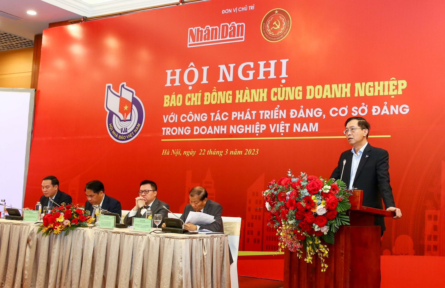 Báo chí đồng hành cùng doanh nghiệp với công tác phát triển Đảng, cơ sở Đảng trong doanh nghiệp Việt Nam