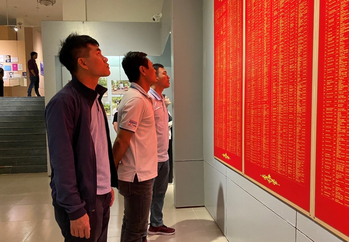 Chi bộ Giàn nén khí mỏ Rồng tổ chức Hành trình về nguồn – Côn Đảo bản hùng ca bất diệt Chi bộ Giàn nén khí mỏ Rồng tổ chức Hành trình về nguồn – Côn Đảo bản hùng ca bất diệt
