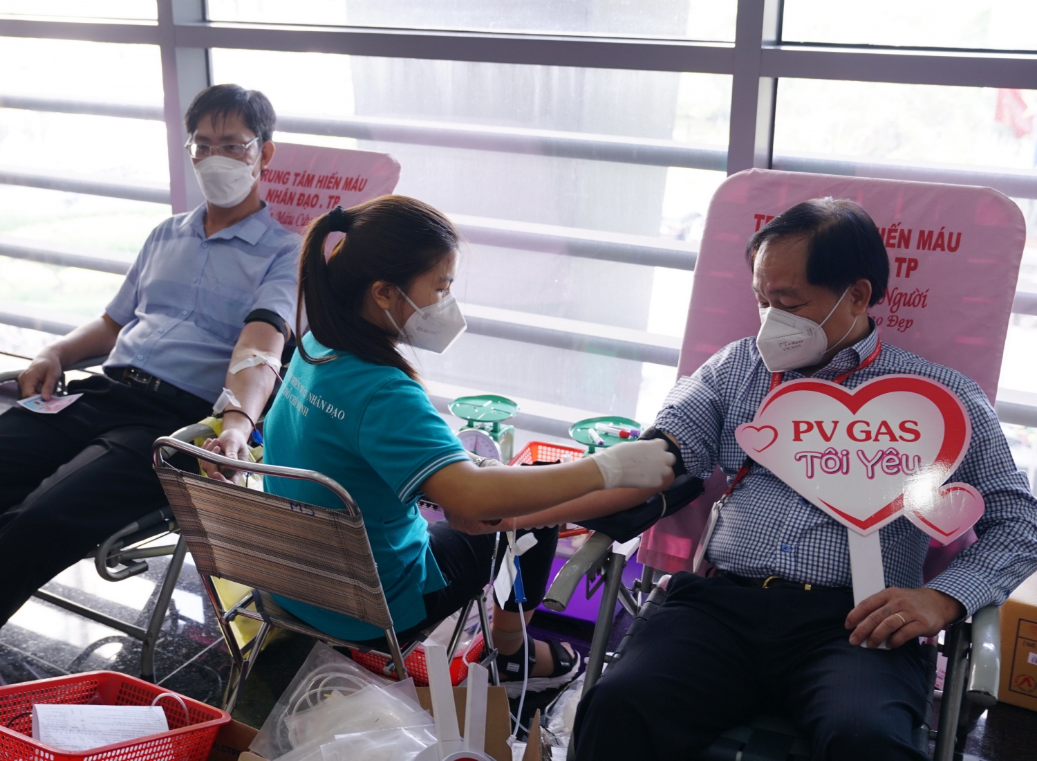 Ngày hội hiến máu PV GAS – Một giọt máu triệu tấm lòng