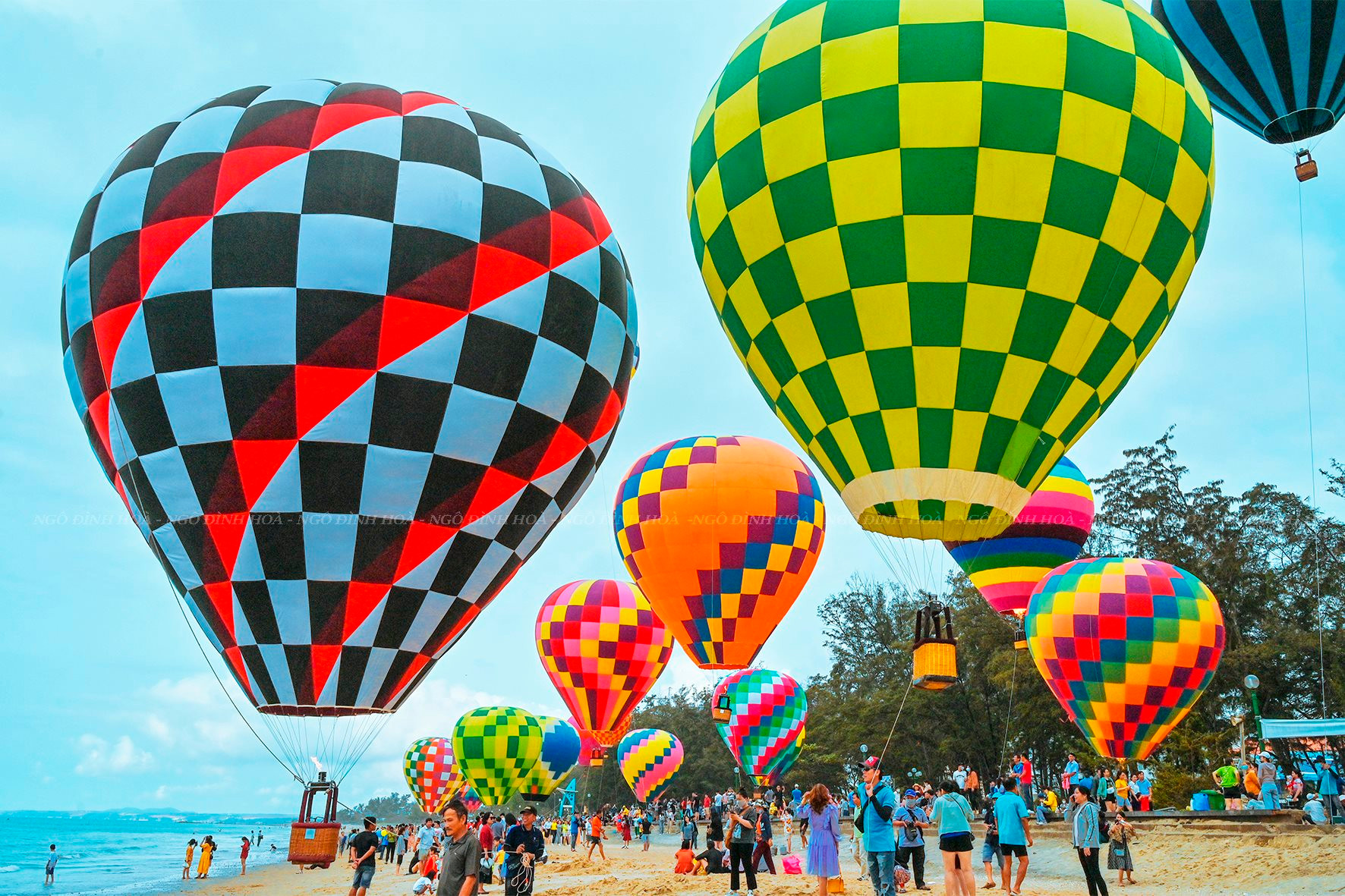 Rực rỡ Ngày hội khinh khí cầu trước thềm Khai mạc Năm Du lịch quốc gia “Bình Thuận   Hội tụ xanh” 2023