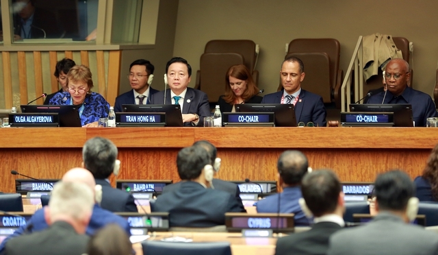 Phó Thủ tướng Trần Hồng Hà tiếp xúc với lãnh đạo các nước và tổ chức quốc tế