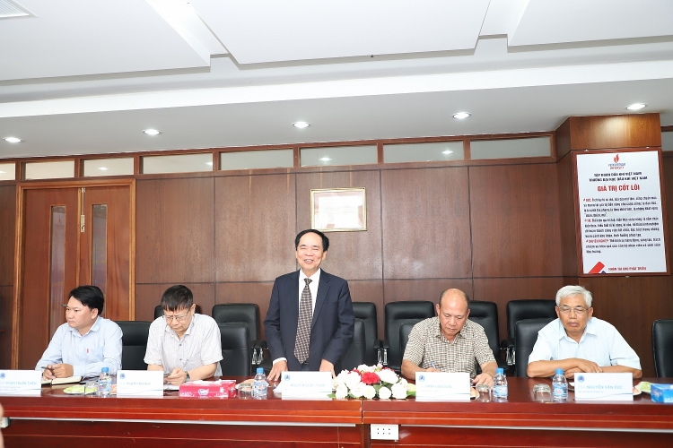 Trường Đại học Dầu khí Việt Nam ký kết thỏa thuận hợp tác với Hội Dầu khí Việt Nam Trường Đại học Dầu khí Việt Nam ký kết thỏa thuận hợp tác với Hội Dầu khí Việt Nam