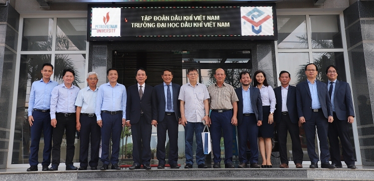 Trường Đại học Dầu khí Việt Nam ký kết thỏa thuận hợp tác với Hội Dầu khí Việt Nam Trường Đại học Dầu khí Việt Nam ký kết thỏa thuận hợp tác với Hội Dầu khí Việt Nam