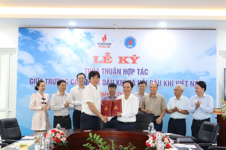 Hội Dầu khí Việt Nam ký thỏa thuận hợp tác với PV College Hội Dầu khí Việt Nam ký thỏa thuận hợp tác với PV College