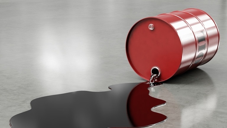 Politico: Mỹ bác bỏ lời kêu gọi hạ trần giá dầu Nga