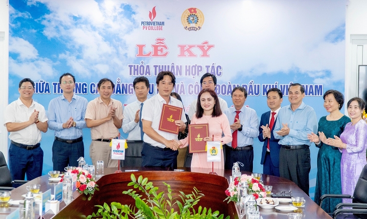 Công đoàn Dầu khí Việt Nam ký kết thỏa thuận hợp tác với PV College