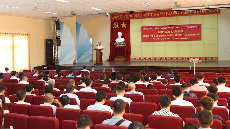 Đảng ủy Vietsovpetro khai giảng Lớp bồi dưỡng nhận thức về Đảng