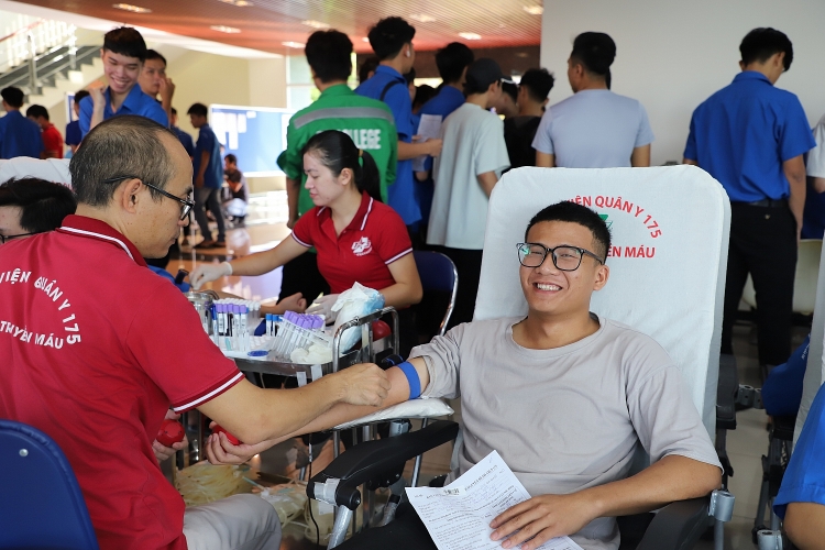 Tuổi trẻ Dầu khí tổ chức chương trình hiến máu nhân đạo với chủ đề “Một giọt máu cho đi, một cuộc đời ở lại”