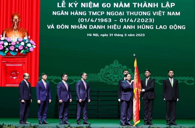 Thủ tướng dự lễ kỷ niệm 60 năm ngày thành lập và đón nhận danh hiệu Anh hùng Lao động của Vietcombank