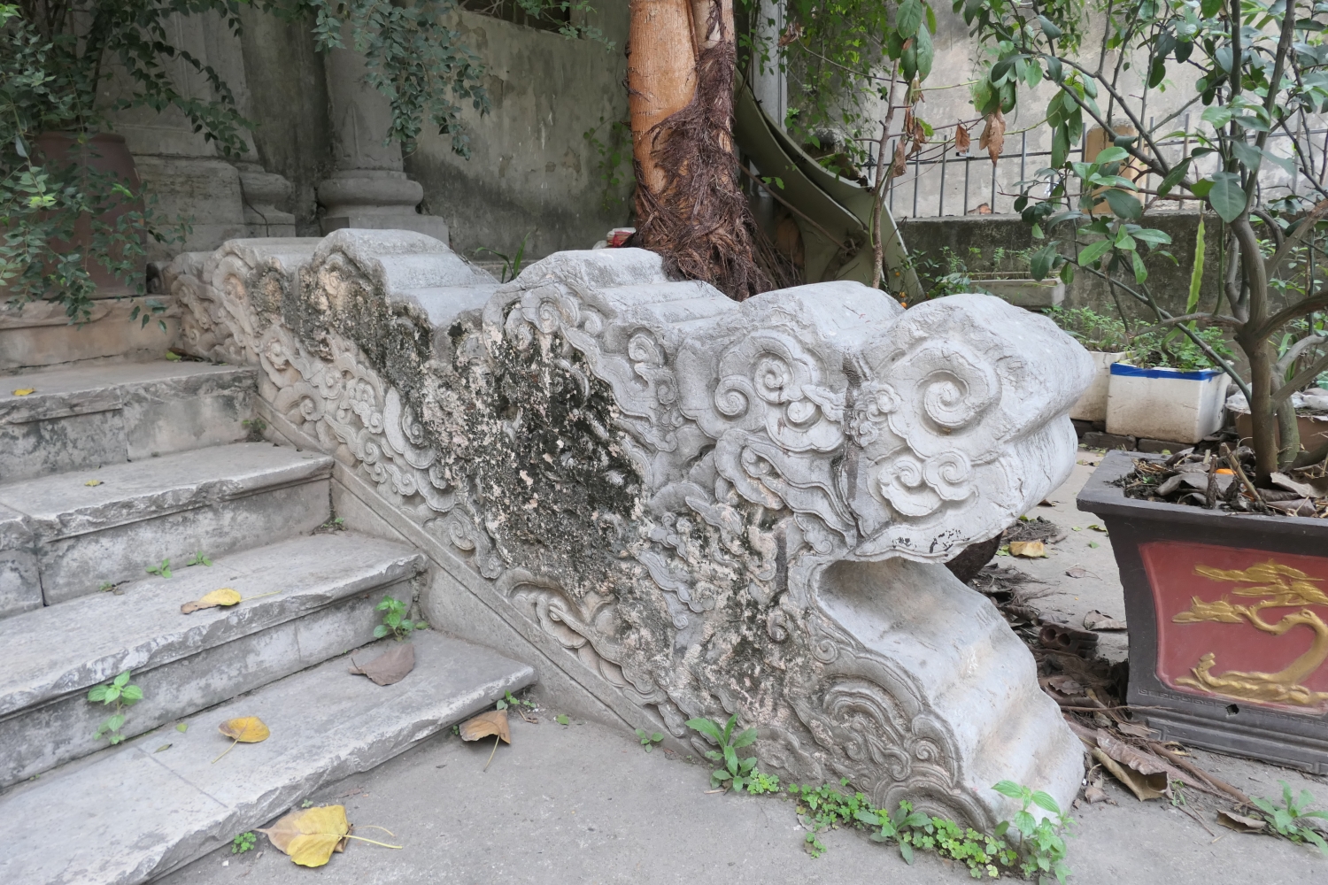 Những điều trông thấy tại di tích lăng mộ đá cha con vị đại thần triều Nguyễn