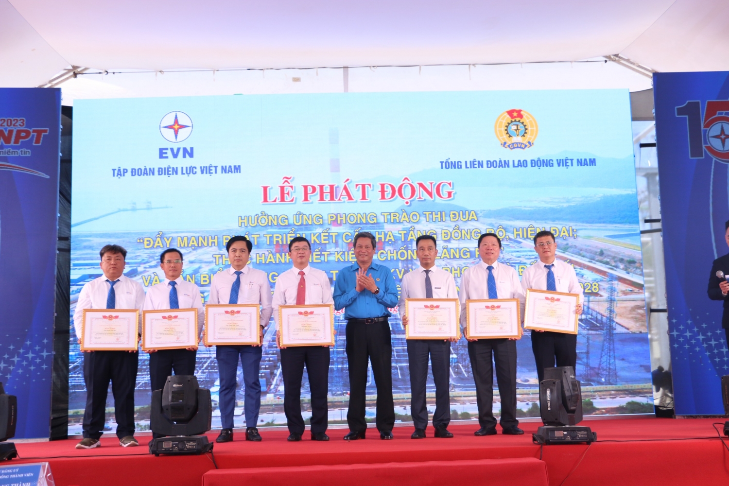 Công trình chào mừng Đại hội XIII Công đoàn Việt Nam đầu tiên được Tổng LĐLĐ Việt Nam gắn biển