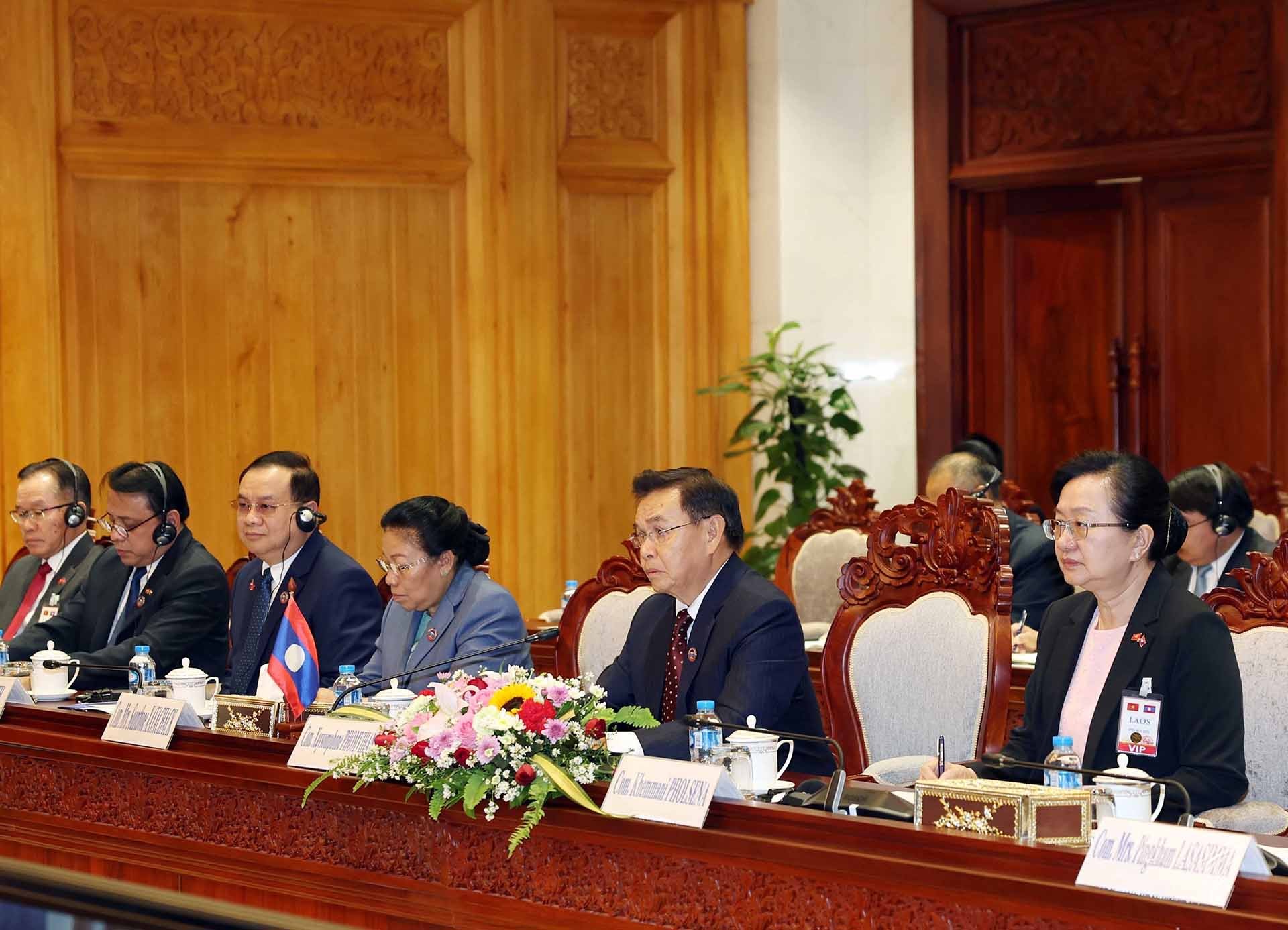 Chủ tịch Quốc hội Lào Saysomphone Phomvihan phát biểu tại buổi hội kiến. (Nguồn: TTXVN)