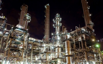 Ý "bật đèn xanh" bán nhà máy lọc dầu thuộc sở hữu của Nga