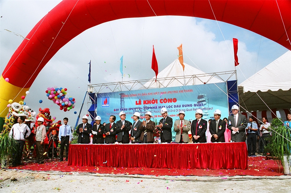 Trở lại hình thức Việt Nam tự đầu tư xây dựng NMLD Dung Quất
