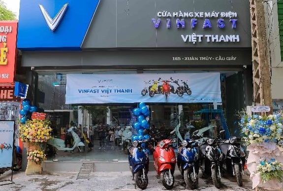 Khai trương đại lý ủy quyền xe máy điện VinFast đầu tiên tại Hà Nội năm 2023