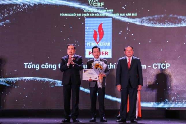PV Power được tôn vinh và trao chứng nhận “Doanh nghiệp đạt chuẩn Văn hóa kinh doanh Việt Nam” năm 2022