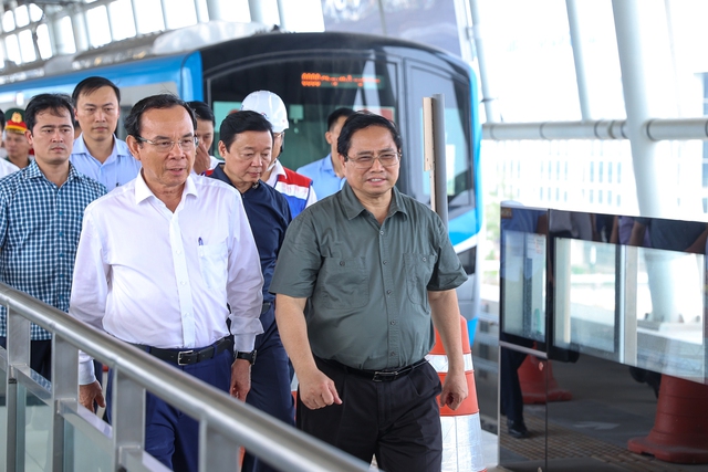 Thủ tướng đi thử nghiệm tàu metro Bến Thành - Suối Tiên, thúc đẩy dự án nút giao thông lớn nhất TPHCM