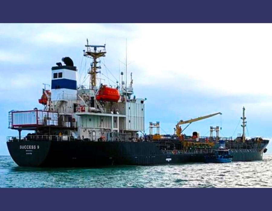 Tàu chở dầu Singapore mất tích ngoài khơi Tây Phi