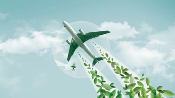 Giá vé máy bay đắt hơn khi ngành hàng không chuyển đổi sang "nhiên liệu xanh"